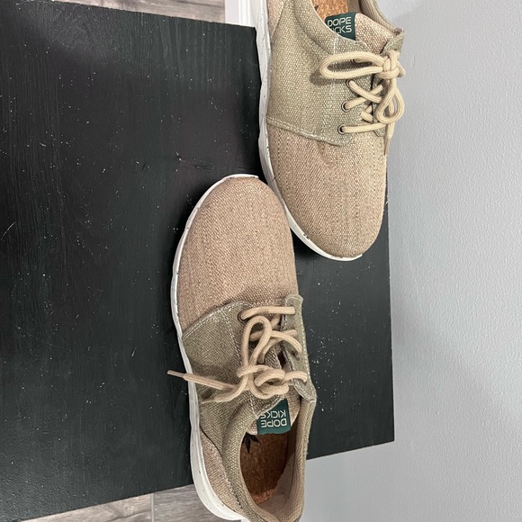 Dope Kicks￼ Waterproof Hemp Sneakers Men’s Size 8 Women’s Size 9 - Picture 2 of 9